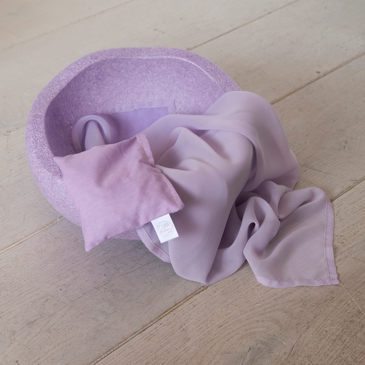 Duurzaam speelgoed met speeldoek stapelstein en pittenzakje lila