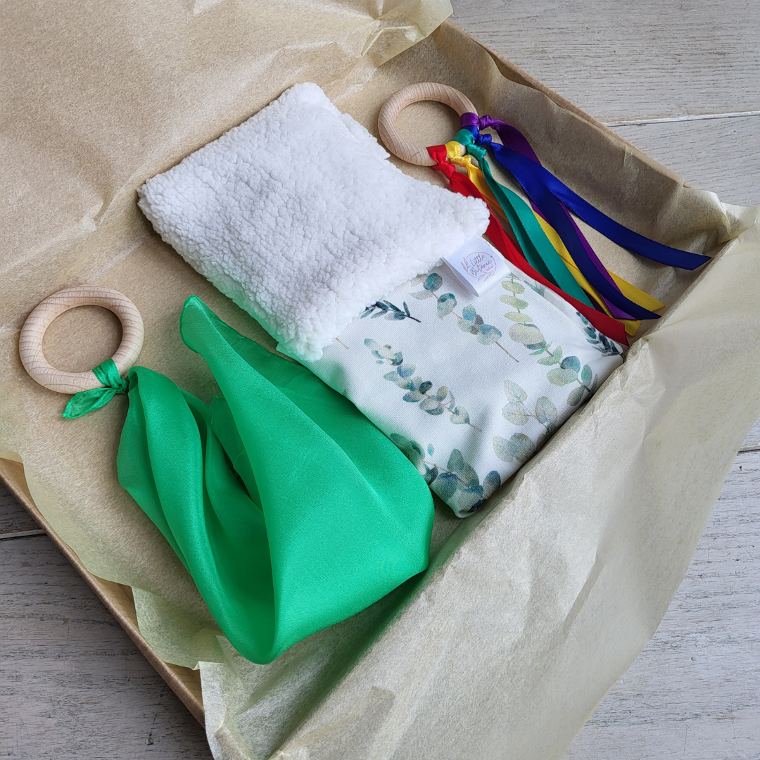 Baby cadeauset groen met duurzaam speelspeelgoed
