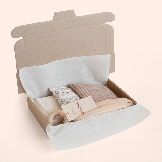 Duurzaam kraamcadeau Naturel – met pittenzakjes & speeldoek