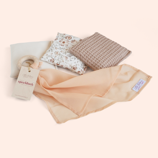 Duurzaam kraamcadeau Naturel – met pittenzakjes & speeldoek