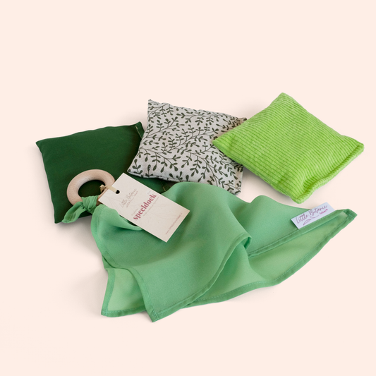 Duurzaam kraamcadeau Zachtgroen – met pittenzakjes & speeldoek
