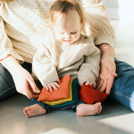 Open einde baby speelgoedset (0–2 jaar) – Regenboog