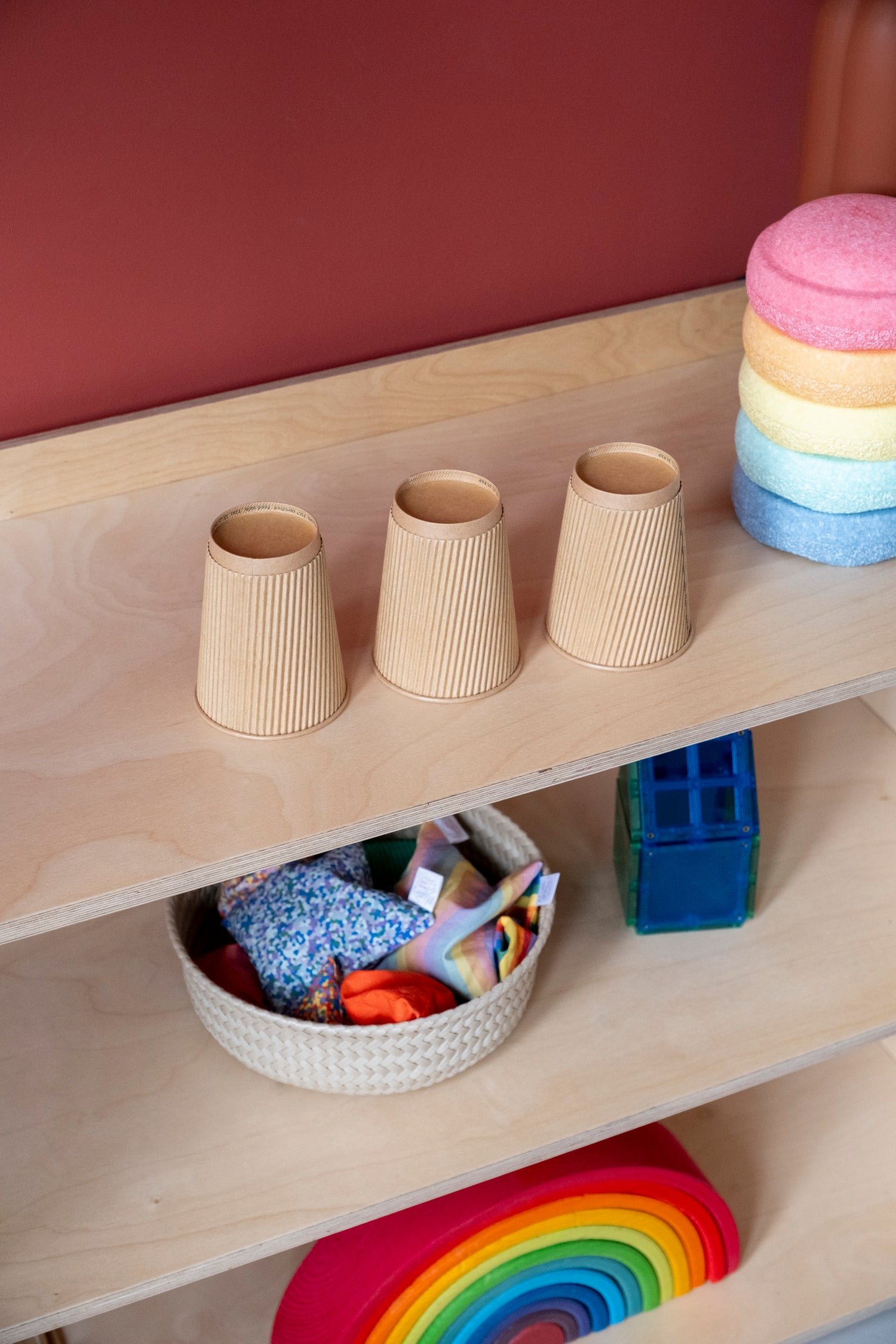 Montessori kast met speelgoed