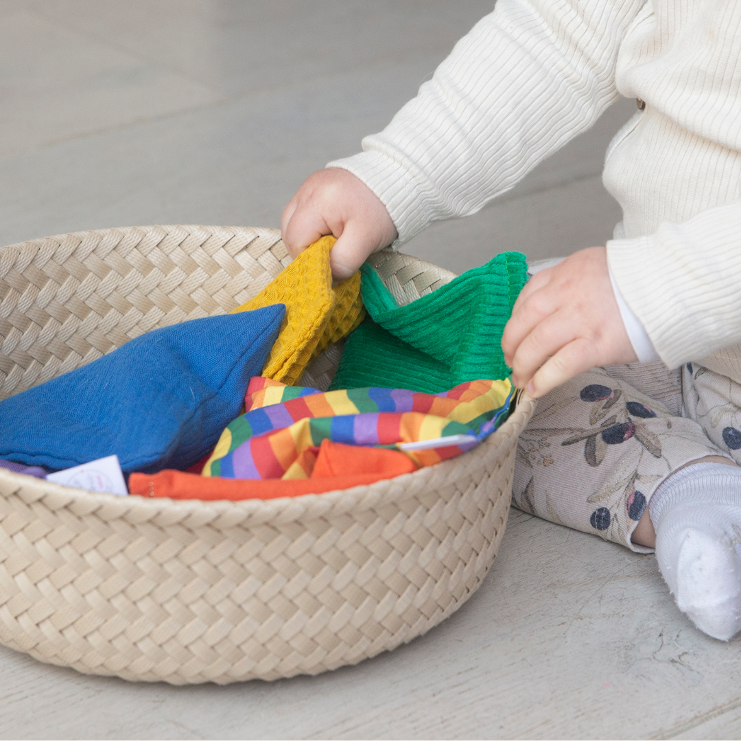Duurzaam kraamcadeau mintgroen – met pittenzakjes & speeldoek